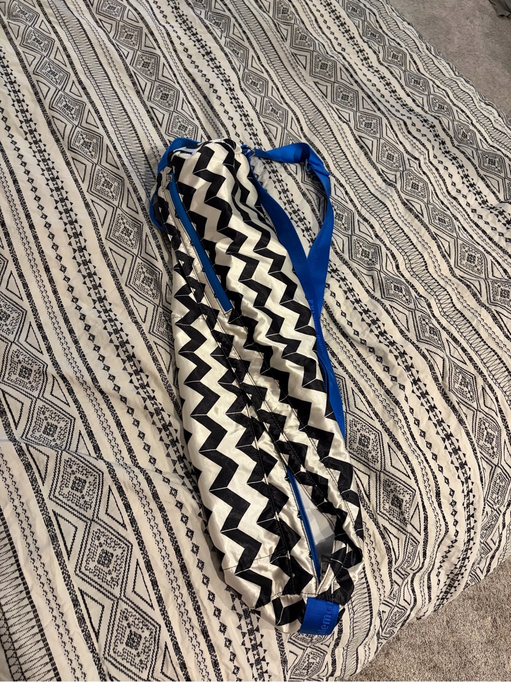 lululemon yoga mat bag